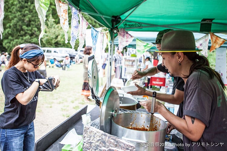 フェス飯・買い物・ワークショップを楽しむ
